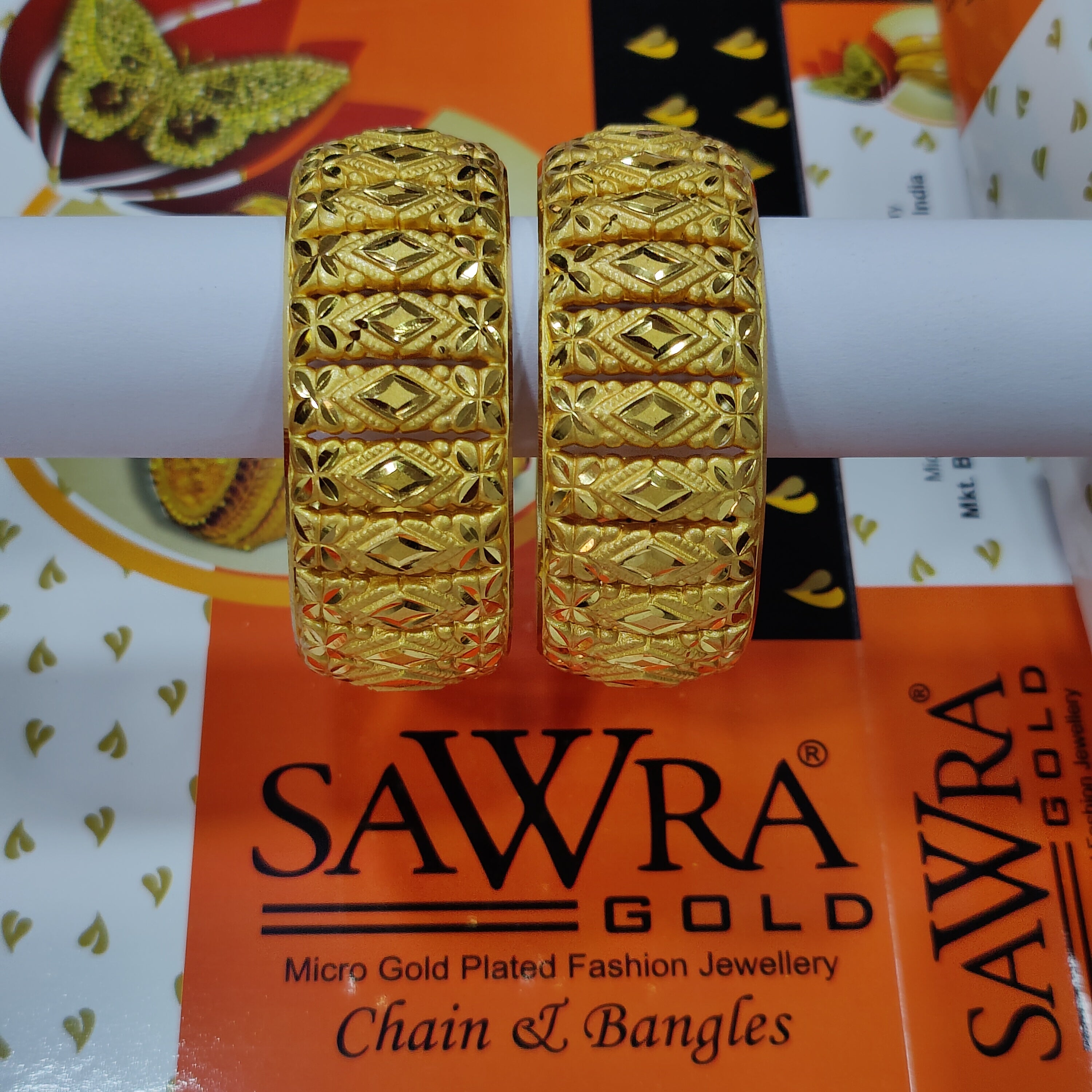 Sawra Gold Bangles 2424 (DZ)